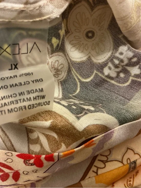 NWOT Alexis Geneve Paisley Pants Size XL $395 Retail. Brand New - Picture 11 of 12